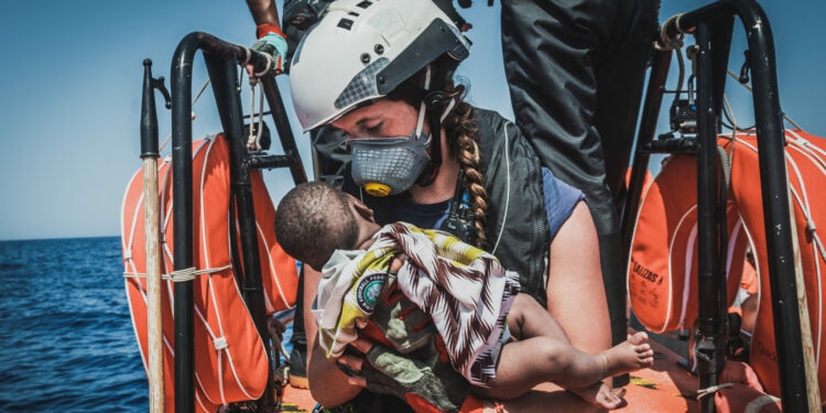 Les équipes de SOS Méditerranée se mobilisent jours et nuits pour sauver des vies (Crédit : Flavio Gasperini)
