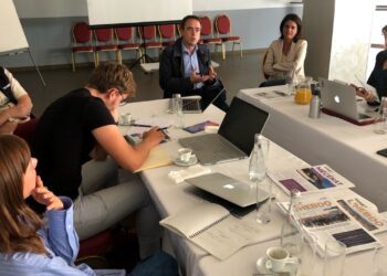 Arnaud Mercier à la rencontre de la rédaction de Gomet' lors d'un séminaire du média à La Bastide de Venelles mercredi 15 septembre (Crédit JFE)