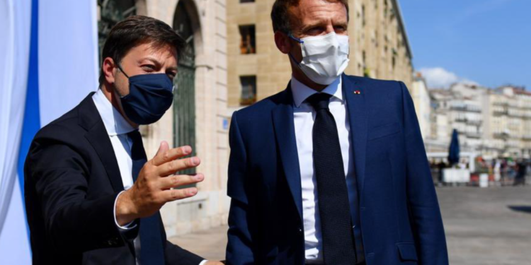 Benoît Payan accueille Emmanuel Macron à l'hôtel de ville de Marseille