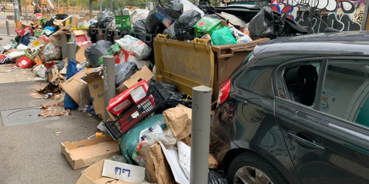 La grève des éboueurs se poursuit à Marseille