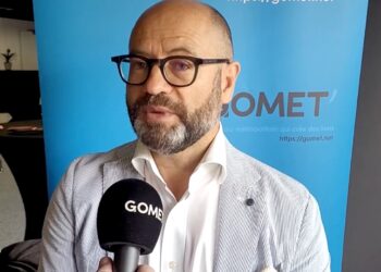 Jean-Michel Sibué au micro de Gomet'.