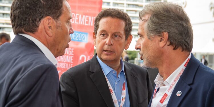 Philippe Korcia, le président de l'UPE 13, entouré par Geoffroy Roux de Bézieux, le président du Medef et Jean-Luc Chauvin, le président de la CCI métropolitaine Aix Marseille Provence (Crédit JYD/Gomet')