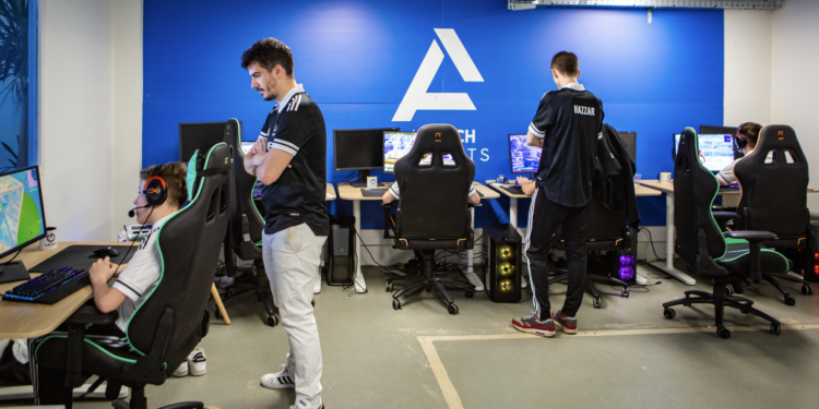 Le club marseillais de e-sport MCES forme les futurs champions de jeux vidéos (Crédit MCES)