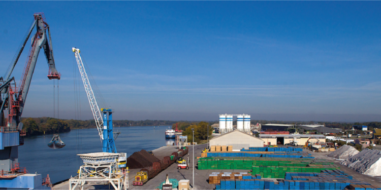 Emmanuel Macron attend une proposition pour la création d'un grand port maritimo-fluvial entre Marseille et Lyon (Crédit DR)