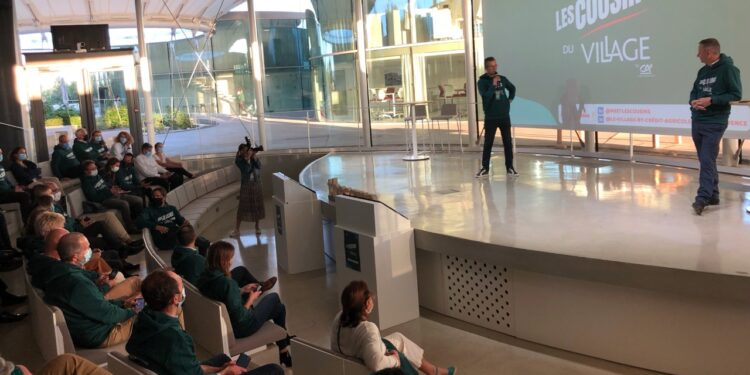 Rodolphe Roux (Les Cousins) et Jérôme Lebon (CAAP) sur la "scène" de thecamp (Crédit Gomet'/JFE)