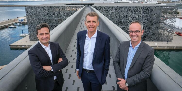 De gauche à droite, les dirigeants de NGE Jean Bernadet, Antoine Metzger et Jean-Sébastien Leoni (Crédit NGE).