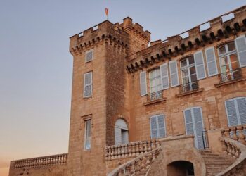 Le parc d'attractions provençal Rocher Mistral au château de La Barben pourrait bientôt perdre le soutien de la Région Sud (Crédit DR)
