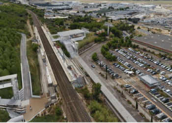 Le projet de téléphérique reliant la gare de Vitrolles et l'Aéroport Marseille Provence © Foster+Partners