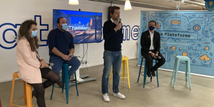 Cyril Zimmermann (au micro) aux côtés de Kevin Polizzi (à sa droite) et de Natacha Doucet de l'Epopée ont présenté le Grand numérique pour la Jeunesse à Cédric O (tout à droite). (Crédit RM)