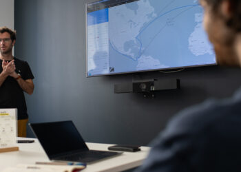 Pierre Garreau présente l'éco-calculateur de Searoutes (Crédit DR)