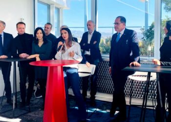 Sabrina Roubache Agresti présente le comité de soutien Marseille à Emmanuel Macron (Crédit DR).