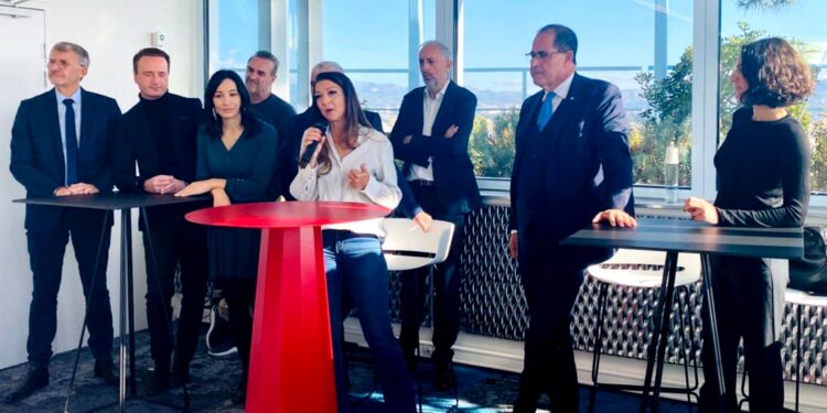 Sabrina Roubache Agresti présente le comité de soutien Marseille à Emmanuel Macron (Crédit DR).
