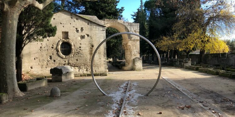 Lee Ufan aux Alyscamps : Relatum - Circle and Straight (Crédit Gomet' / JFE)