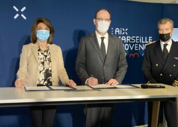 Martine Vassal et Jean Castex ont signé le protocole d'engagement actant le lancement du GIP transports (Crédit MG)