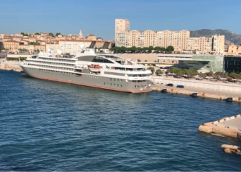 les quais du J4 accueillent déjà quelques navires de croisières comme ici, l'Austral du Ponant (Crédit DR)