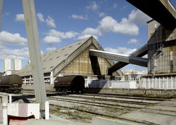 Le silo à sucre, abandonné depuis 2015, occupe 10 000 mètres carrés entre les portes 3 et 4 à Arenc (Crédit DR)