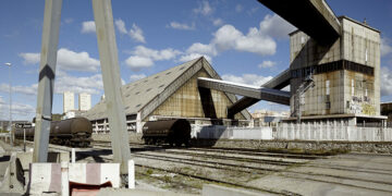 Le silo à sucre, abandonné depuis 2015, occupe 10 000 mètres carrés entre les portes 3 et 4 à Arenc (Crédit DR)