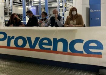 Les représentants des salariés de La Provence et leur nouvelle avocate Elise Brand (tout à droite) réunis à la conférence de presse du 26 janvier (Crédit RM)