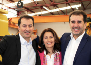 Geneviève Melkonian, au milieu de ses deux frères Marc et Christophe, co-préside Aramine à Aix (Crédit DR)