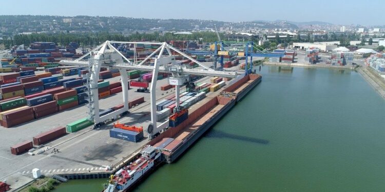 L'Etat a nommé un directeur en préfecture de Lyon pour mener la mission de rapprochement avec le Grand port maritime de Marseille (Crédit CNR)