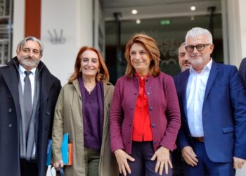 De gauche à droite : Georges Cristiani, maire de Mimet, Danielle Milon, maire de Cassis, Martine Vassal, présidente de la Métropole et Pascal Montecot, maire de Pelissane à la sortie de la conférence des maires au siège de la Métropole au Pharo le 22 février (Crédit RL)