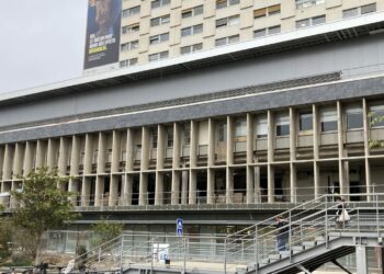 Les anciens hangars de pharmacie situés au pied de l'entrée de la Timone 2 deviennent le biogénopôle (Crédit RM)