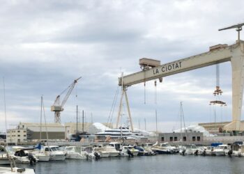 Le site de La Ciotat Shipyards vu du Port-Vieux de La Ciotat (Crédit Gomet')