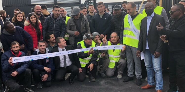 Les salariés de LVD Energie fêtent l'ouverture du site de Berre-l'Etang le 18 mars 2022 (Crédit Gomet'/JFE)