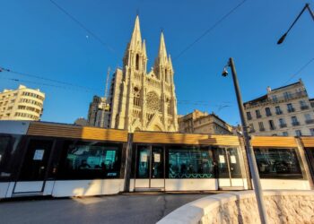 Une vidéo caméra devant les Réformés (Crédit archives Gomet')