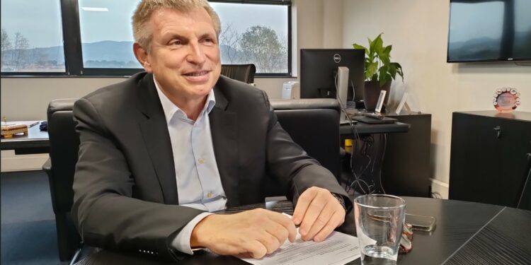 Yves Barraquand dans son bureau siège de CMR Group à Marseille (CréditGomet'/JRG)