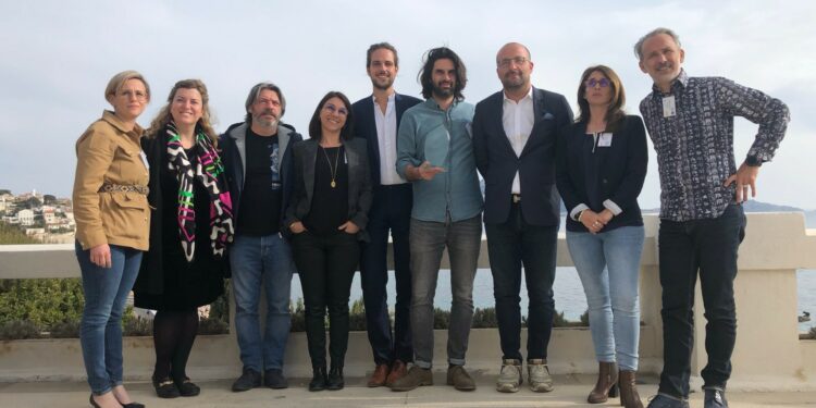 Le jury et les participants de la nouvelle sélection de l'incubateur Korner de Klanik (Crédit Gomet'/JFE)