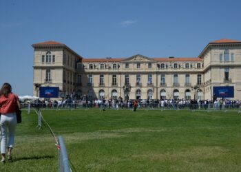 Emmanuel Macron a eu du mal à mobiliser samedi 16 avril à Marseille (Crédit Gomet'/JYD)