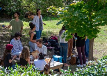 Etudiants sur le campus Saint-Charles d'Aix Marseille Université (Crédit JYD/Gomet')