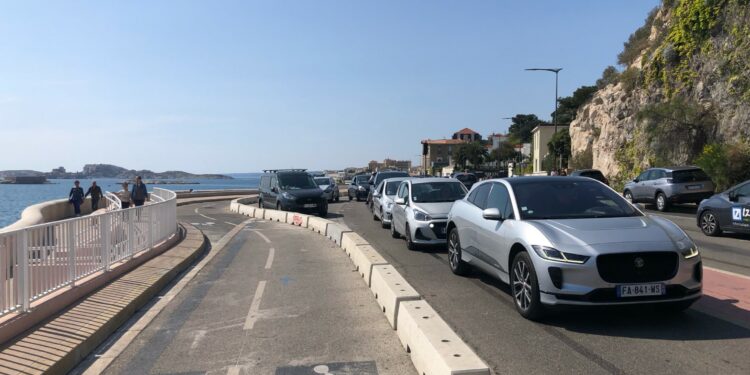 La Corniche risque aussi d'être bloquée ce dimanche 1er mai. Sauf la piste cyclable... (Crédit Gomet')
