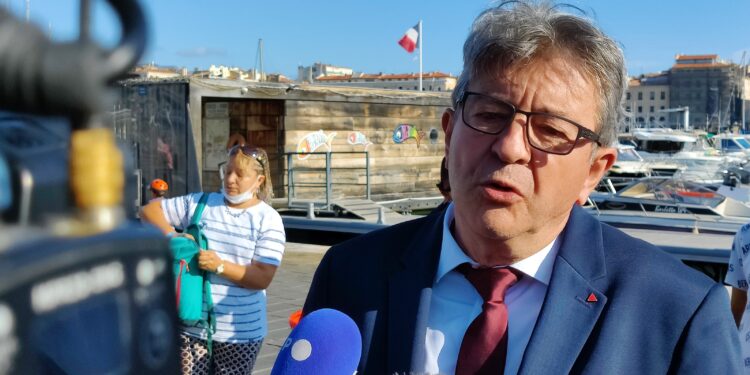 Jean-Luc Mélenchon, au Vieux-Port de Marseille le 1er septembre 2021 (crédit : Rémi Liogier)
