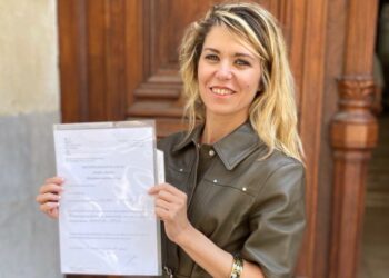 Mariana Caillaud au dépôt de sa candidature jeudi 19 mai (Crédit @caillaudmariana)