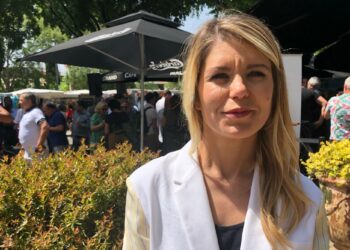 Mariana Caillaud et Martial Alvarez, le maire de Port St-Louis du Rhône (Crédit Gomet')