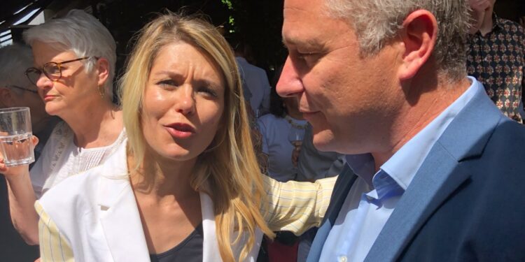 Mariana Caillaud et Martial Alvarez, le maire de Port St-Louis du Rhône (Crédit Gomet')
