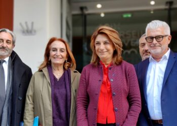 De gauche à droite : Georges Cristiani, maire de Mimet, Danielle Milon, maire de Cassis, Martine Vassal, présidente de la Métropole et Pascal Montecot, maire de Pelissane à la sortie de la conférence des maires au siège de la Métropole au Pharo le 22 février (Crédit RL)