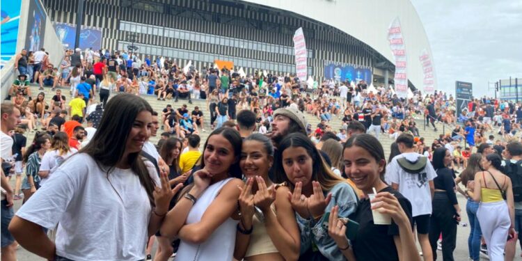 Ambiance avant le concert de Jul (Crédit Gomet'/GG)