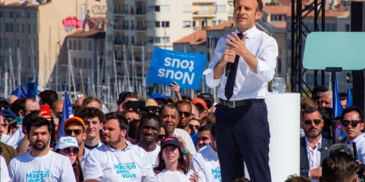 Emmanuel Macron samedi 16 avril en meeting à Marseille (Crédit Gomet'/JYD)