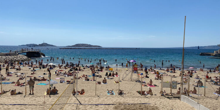 Vue sur la plage des Catalans