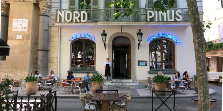 Une étape au Nord Pinus en plein coeur d'Arles. Une étape idéale pour profiter des Rencontres d'Arles (Crédit Gomet'/archives).