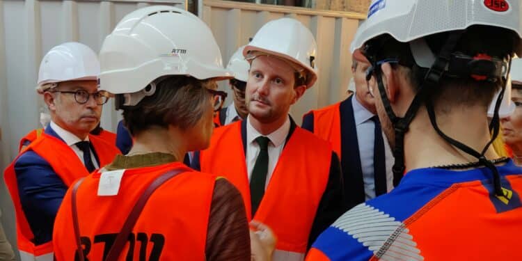 Le ministre des Transports Clément Beaune au cœur du chantier de modernisation de la gare Saint-Charles de Marseille (crédit : Rémi Liogier)