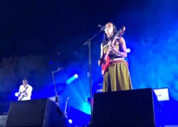 Mariam sur la scène du théâtre Silvain en 2021 Crédit Gomet'