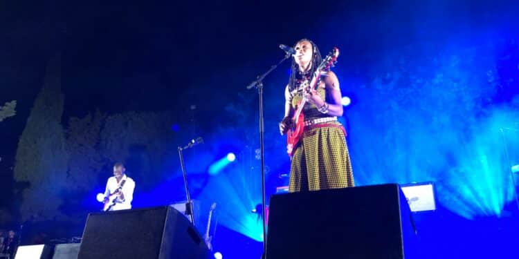 Mariam sur la scène du théâtre Silvain en 2021 Crédit Gomet'