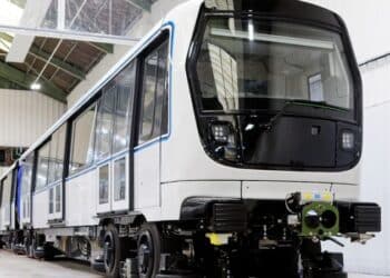 L'usine Alstom vient d'accoucher des deux premières voitures du futur métro automatique de Marseille (crédit : Alstom)