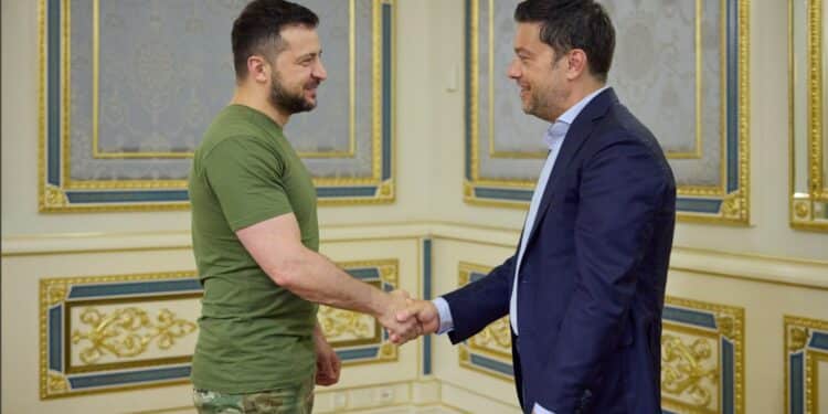 Benoît Payan avec le président ukrainien vendredi 19 août à Kiev (Crédit @benoitpayan)