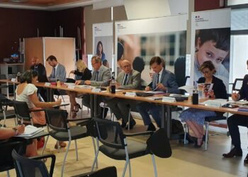 Le recteur Bernard Beignier entouré des DASEN et secrétaires généraux présente aux journalistes les priorités de la rentrée 2022 (Crédit @AcAixMarseille)