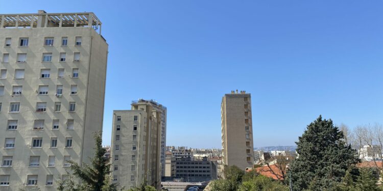 Barres d'immeubles dans le quartier St-Charles